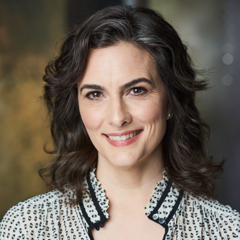 Headshot Carolyn Sykes